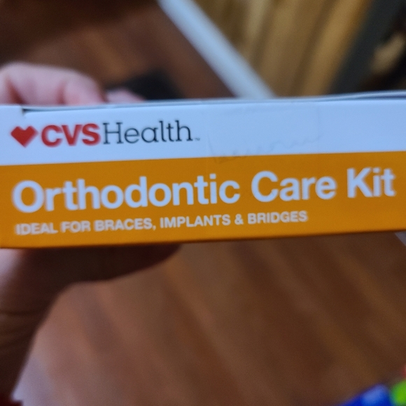 Orthodontic Braces Debtal Care Kit - Picture 3 of 4